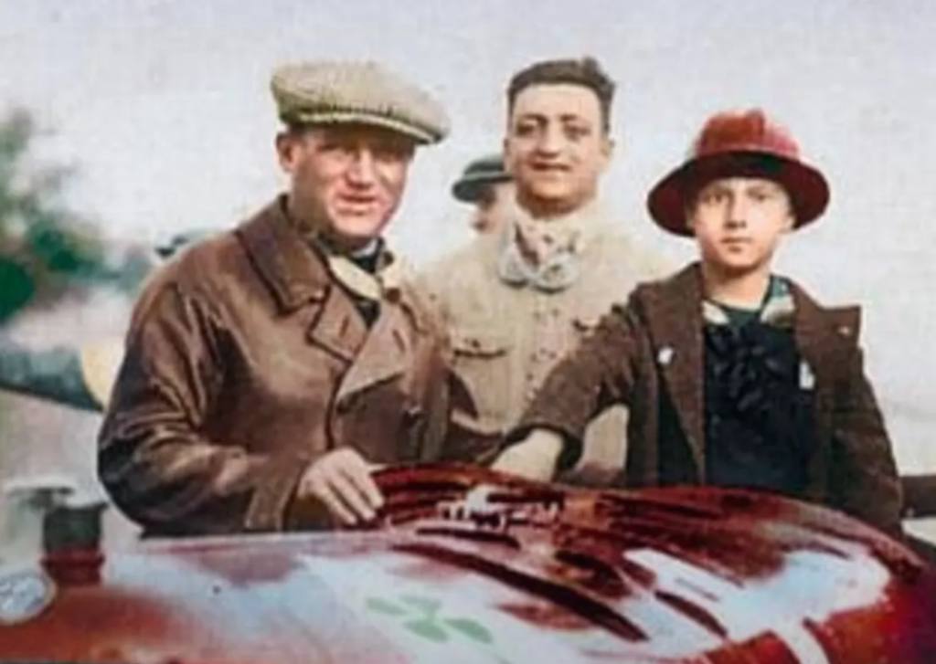 Antonioe Alberto Ascari con Enzo Ferrari.